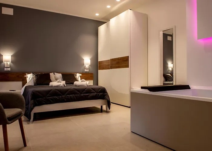 Alipa With Jacuzzi Апартаменты Монополи